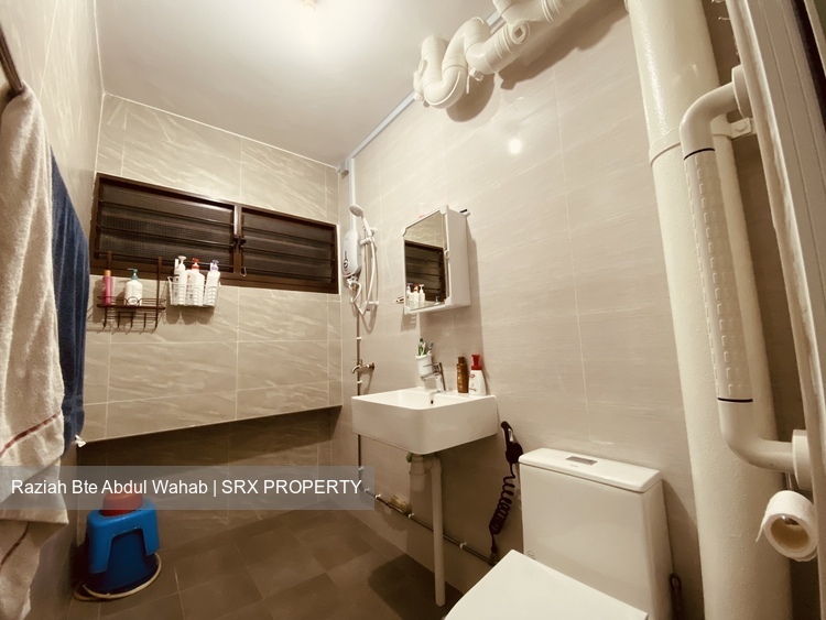 Blk 403 Bukit Batok West Avenue 7 (Bukit Batok), HDB Executive #379857421